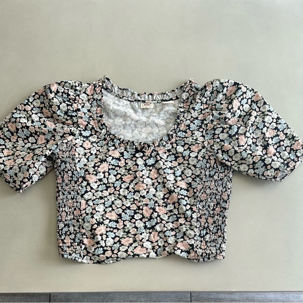 Levi's Black and White Floral Top , Size S